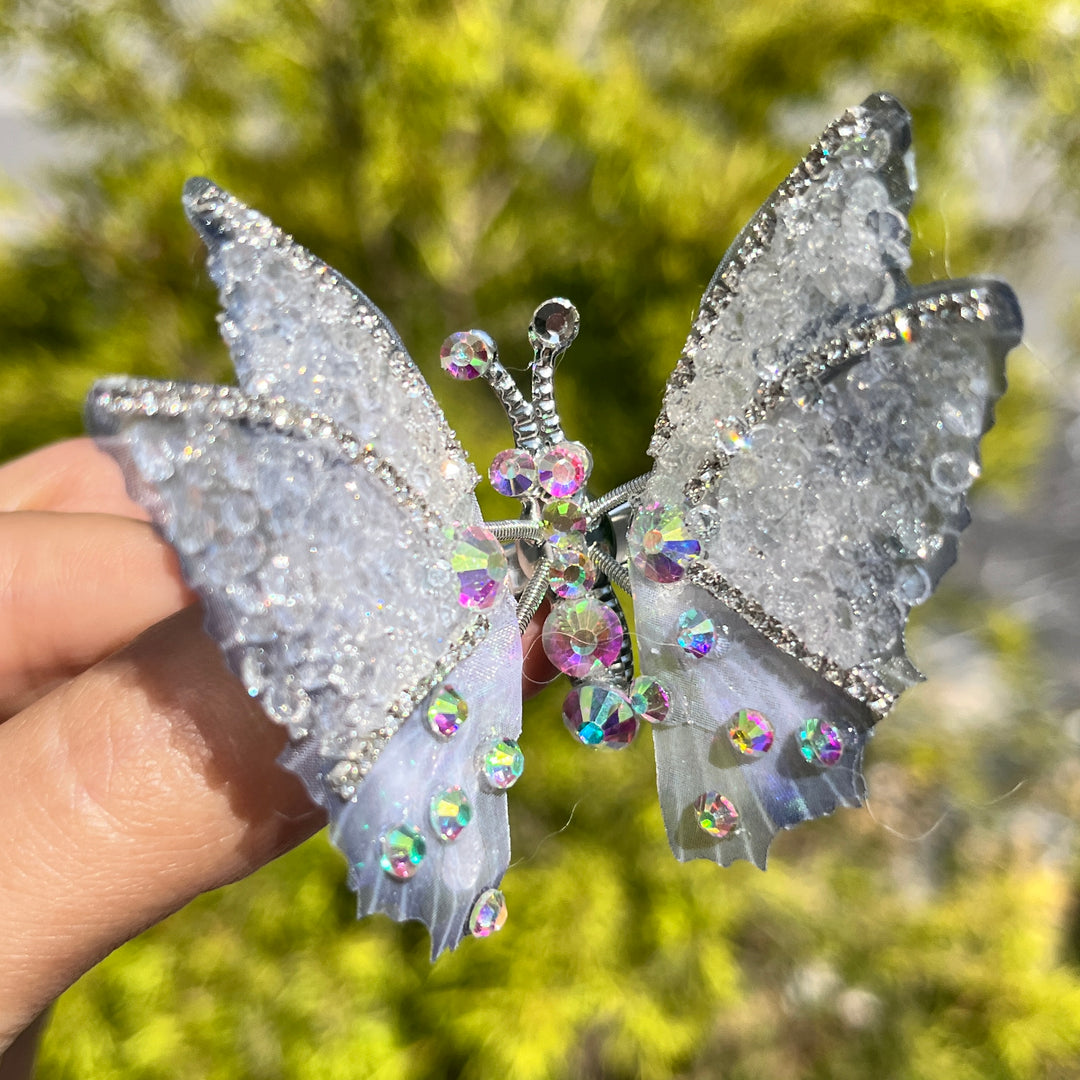 Flying butterfly hairclip